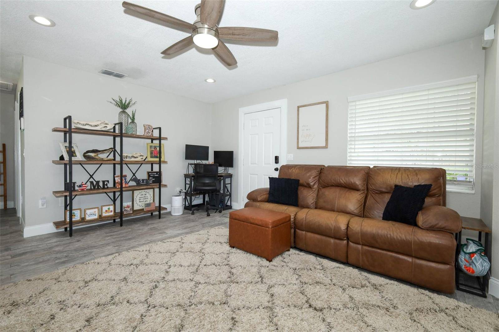 738 E 11TH AVE, Mount Dora, FL 32757