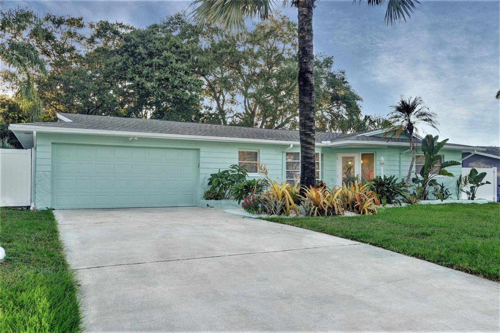 1968 SOUVENIR DR, Clearwater, FL 33755