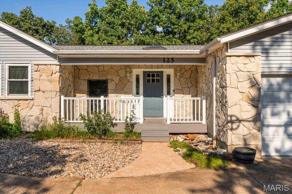 125 Strecker RD, Ellisville, MO 63011