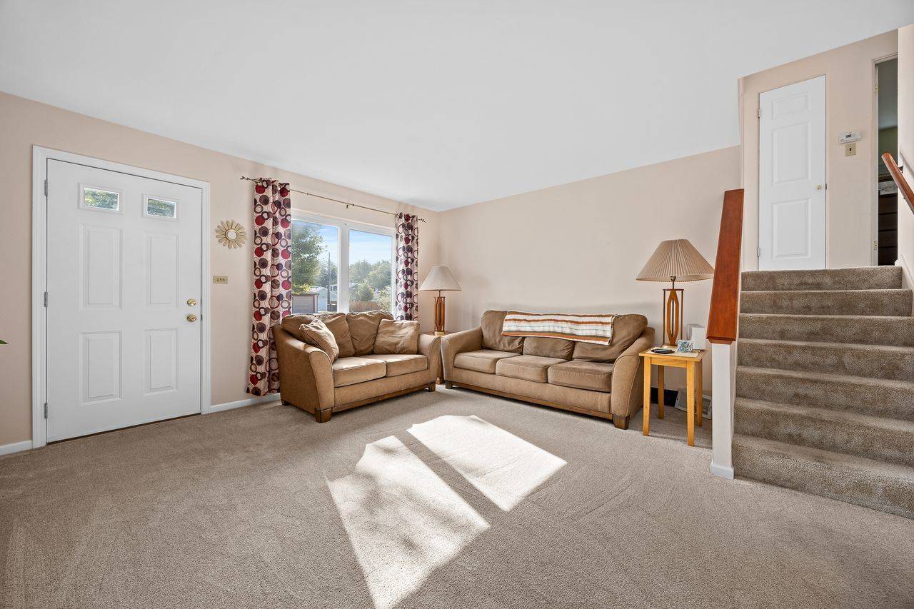 812 Kemman AVE, La Grange Park, IL 60526