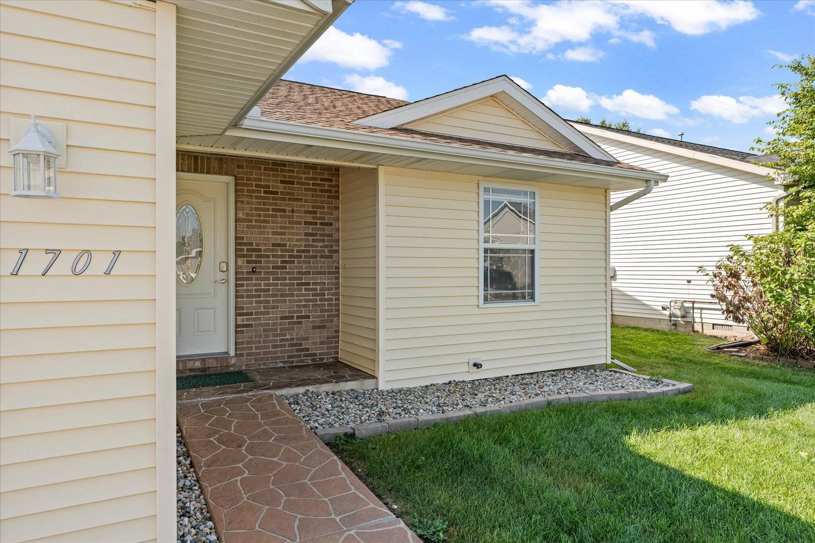 1701 E Lexington DR, Urbana, IL 61802