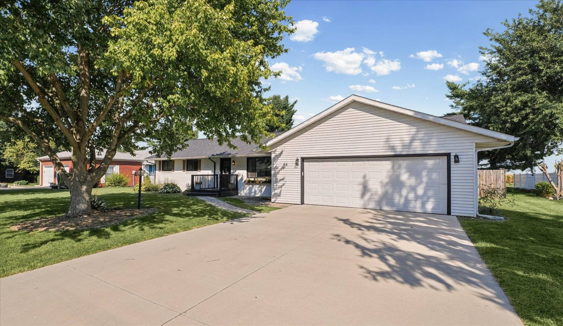 65 Chestnut CT, Champaign, IL 61822