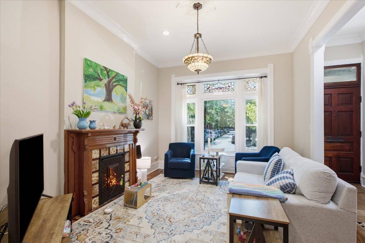 224 W Saint Paul AVE #1, Chicago, IL 60614