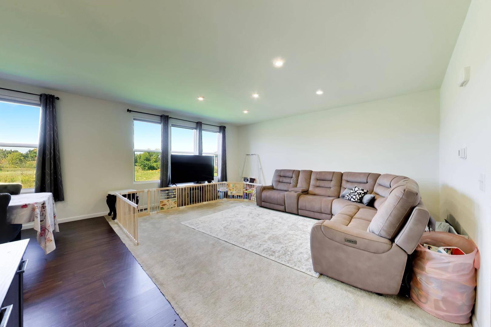 1398 Kessler DR, Mundelein, IL 60060