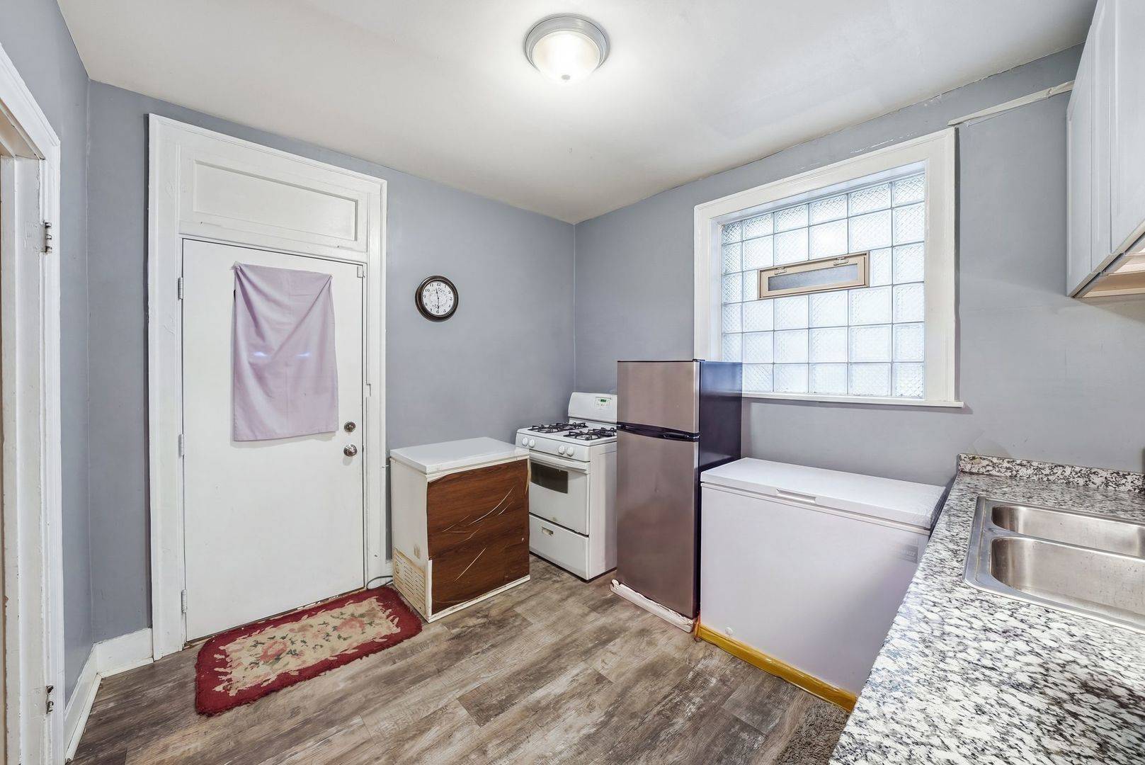 8038 S Maryland AVE, Chicago, IL 60619