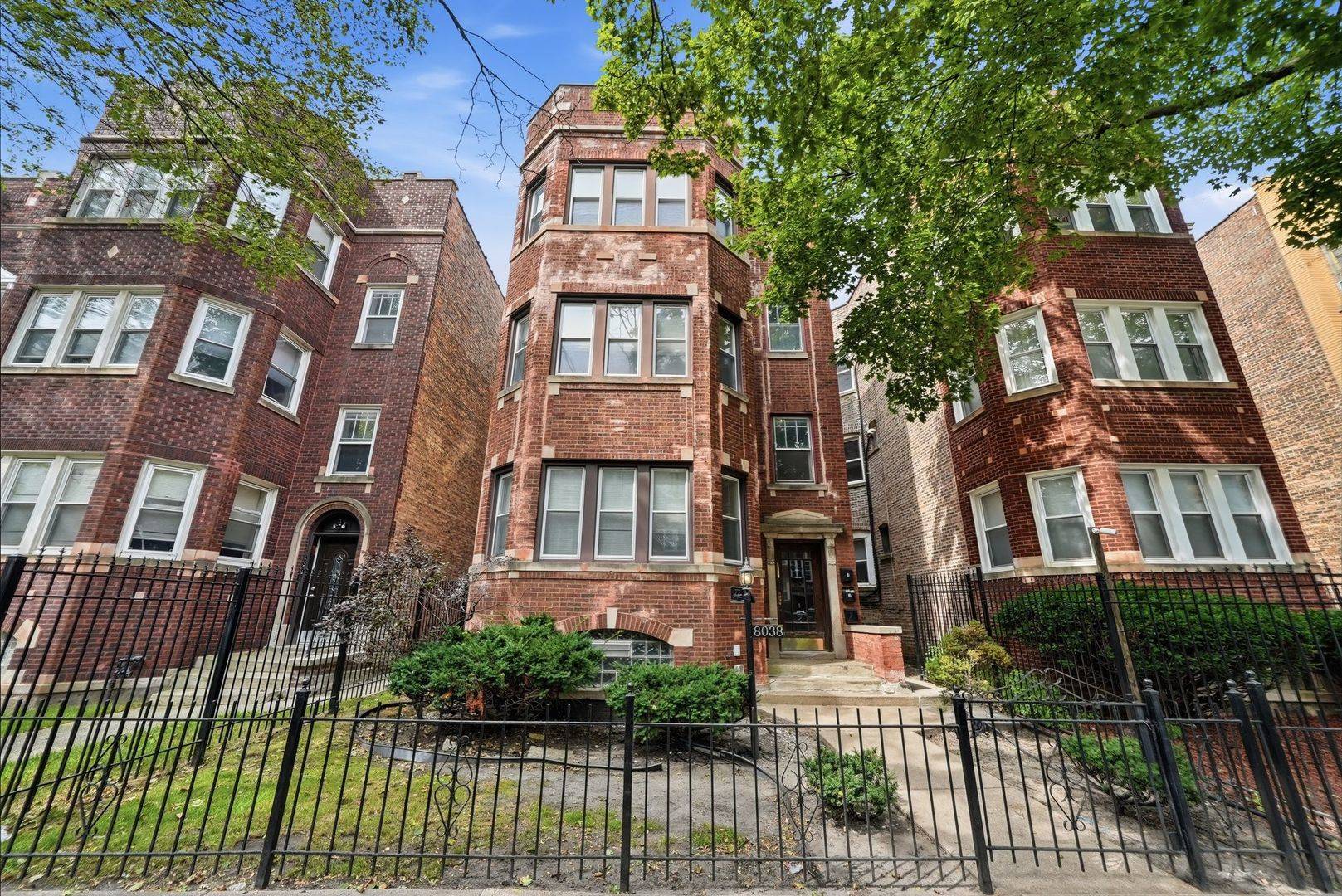 8038 S Maryland AVE, Chicago, IL 60619