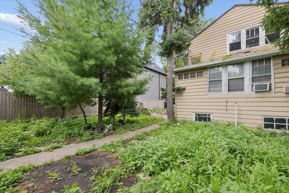 3925 N Troy ST, Chicago, IL 60618