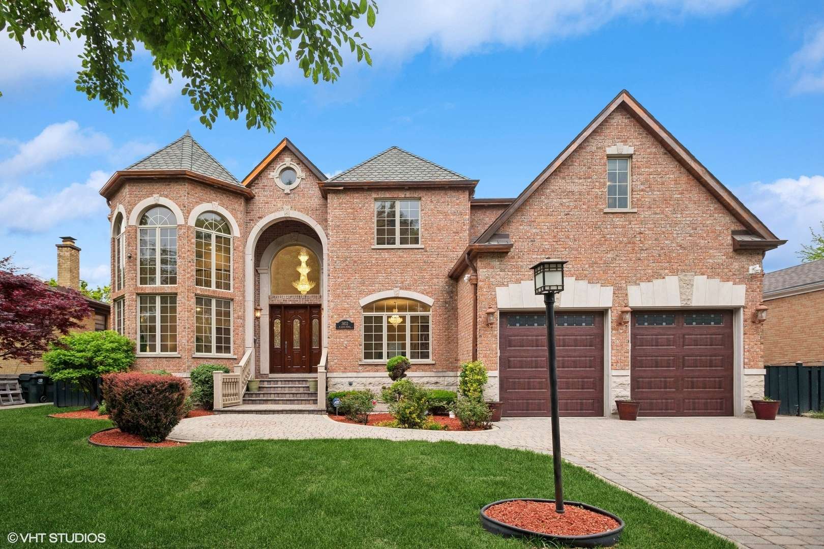 3832 W Chase AVE, Lincolnwood, IL 60712