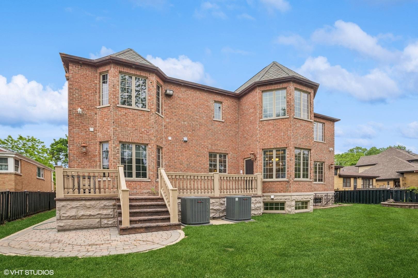 3832 W Chase AVE, Lincolnwood, IL 60712