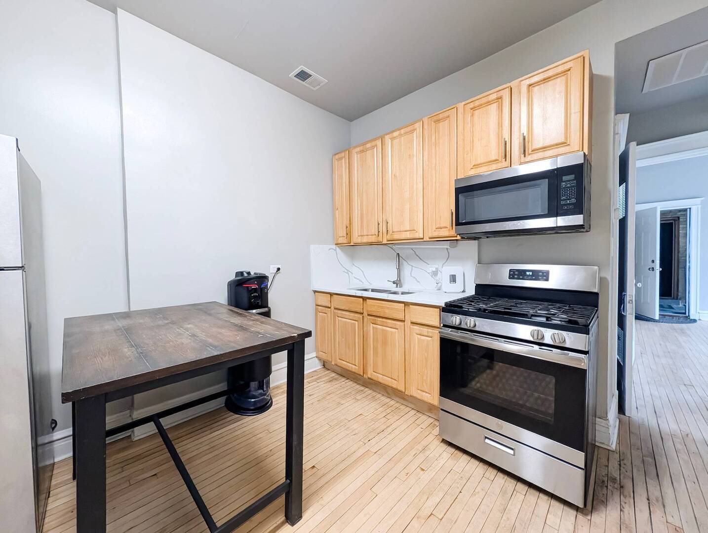 2838 W Roosevelt RD #2R, Chicago, IL 60612