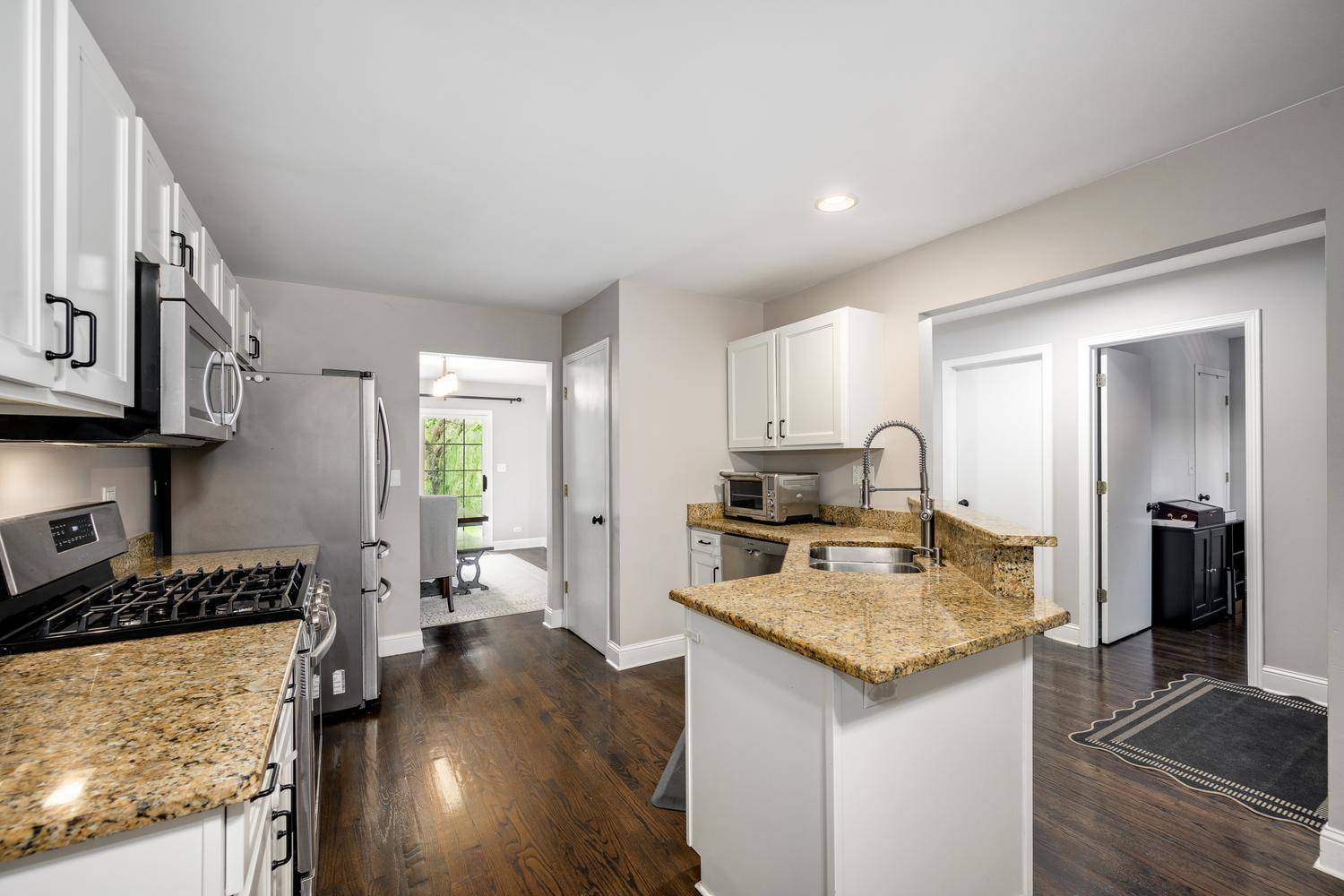 13866 STEEPLES RD, Lemont, IL 60439