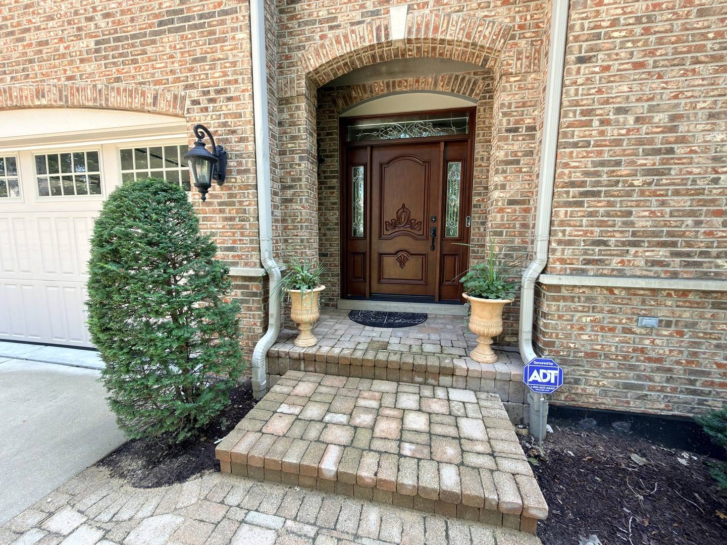 1657 Hickory DR, Hoffman Estates, IL 60192