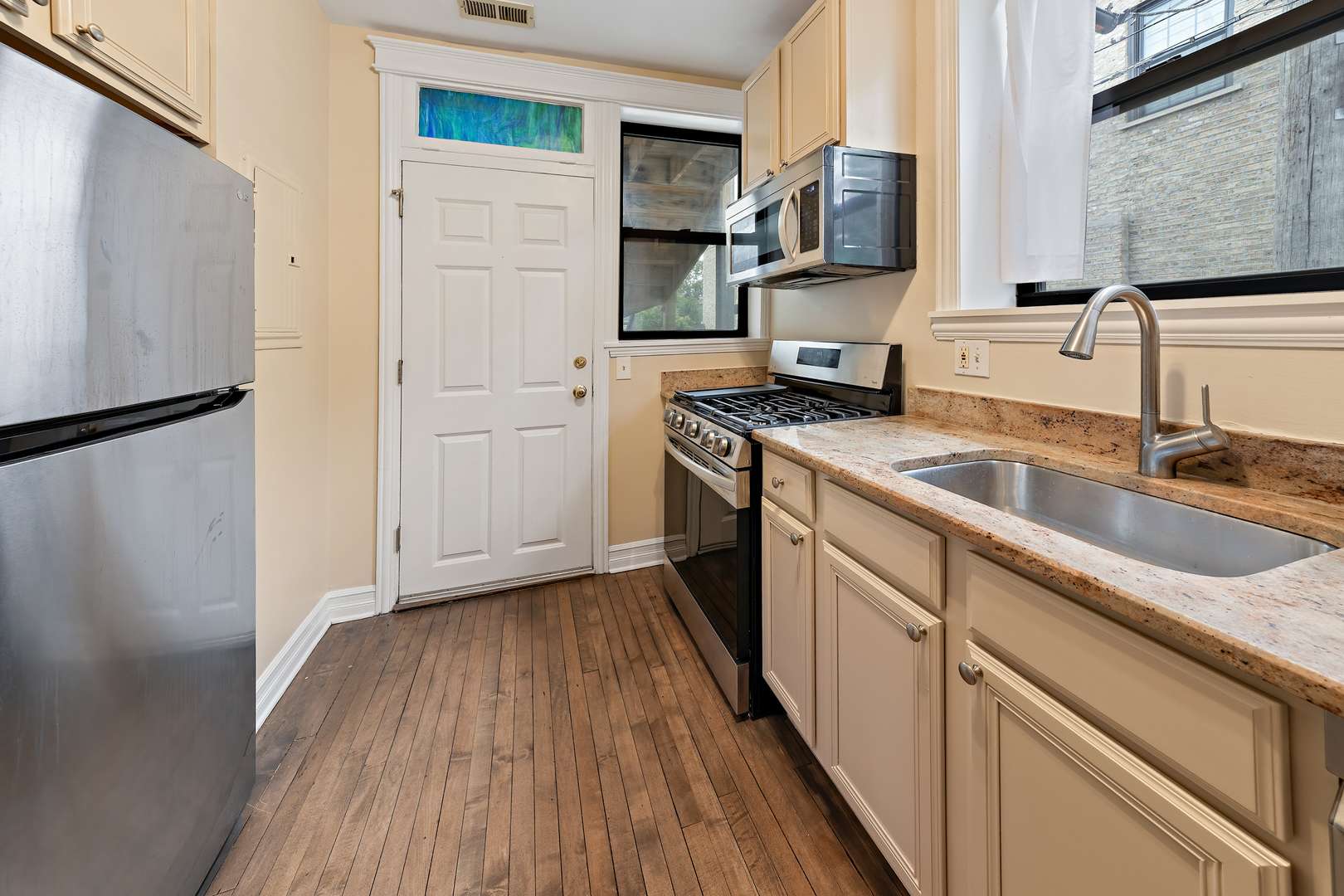 2211 W Winona ST #1, Chicago, IL 60625