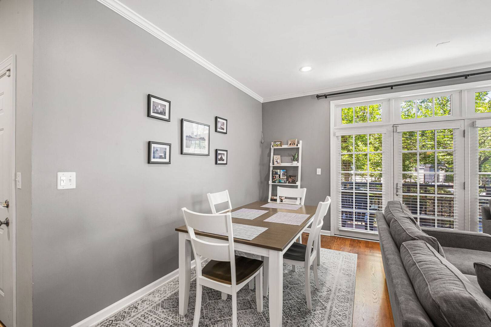 1123 W Grace ST #1E, Chicago, IL 60613