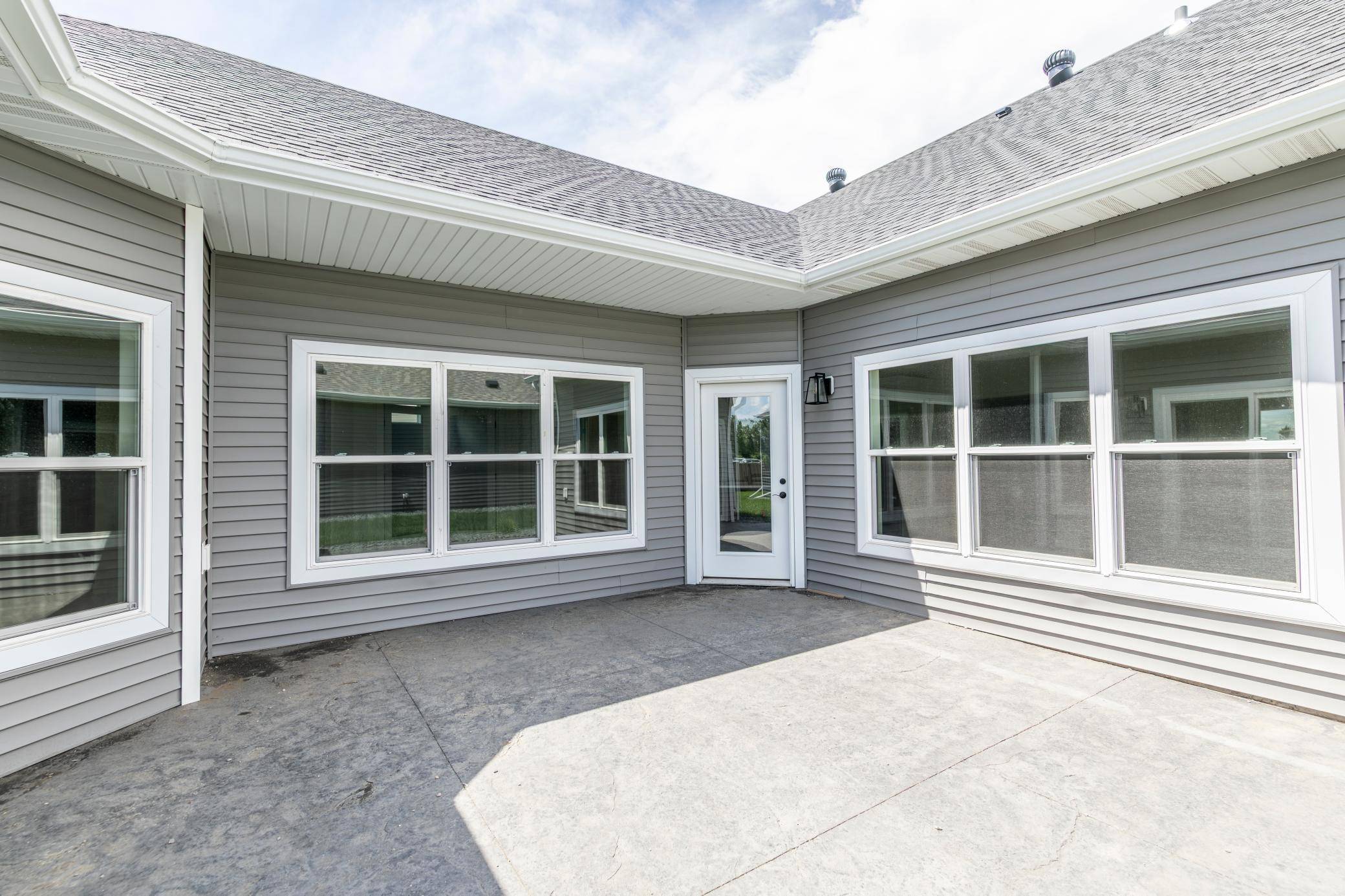 5156 Mira WAY W, West Fargo, ND 58078