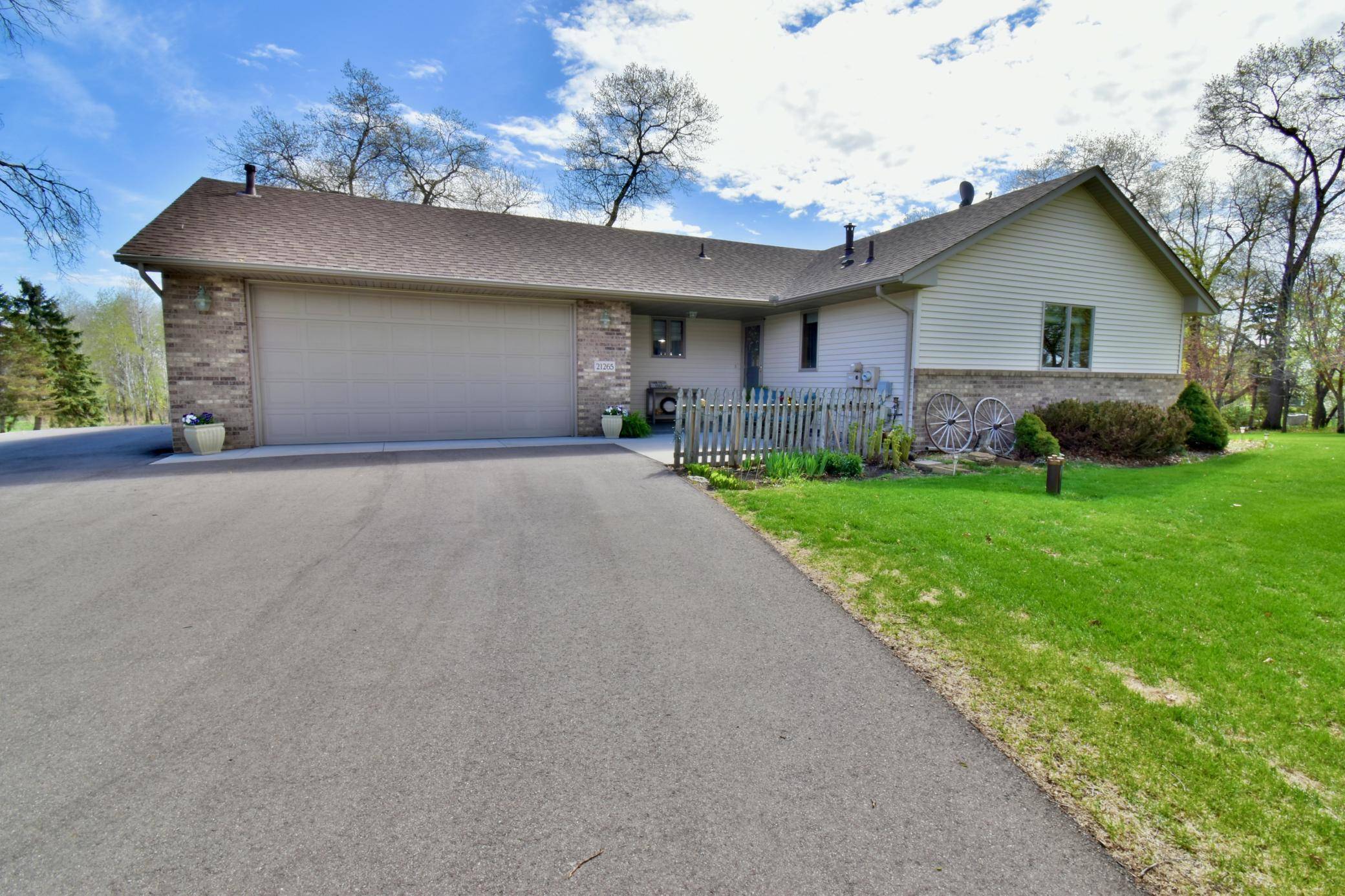 21265 Concord ST NW, Elk River, MN 55330