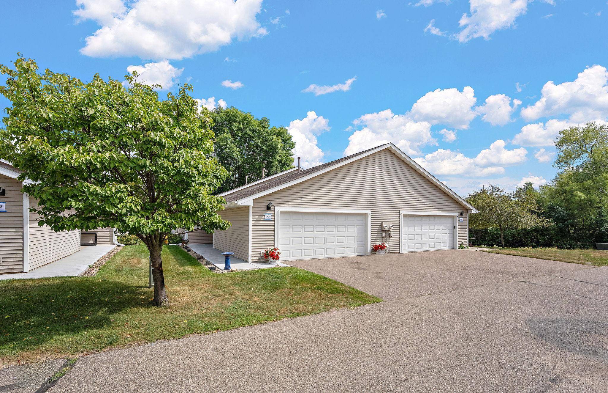 1991 Granite AVE N, Oakdale, MN 55128