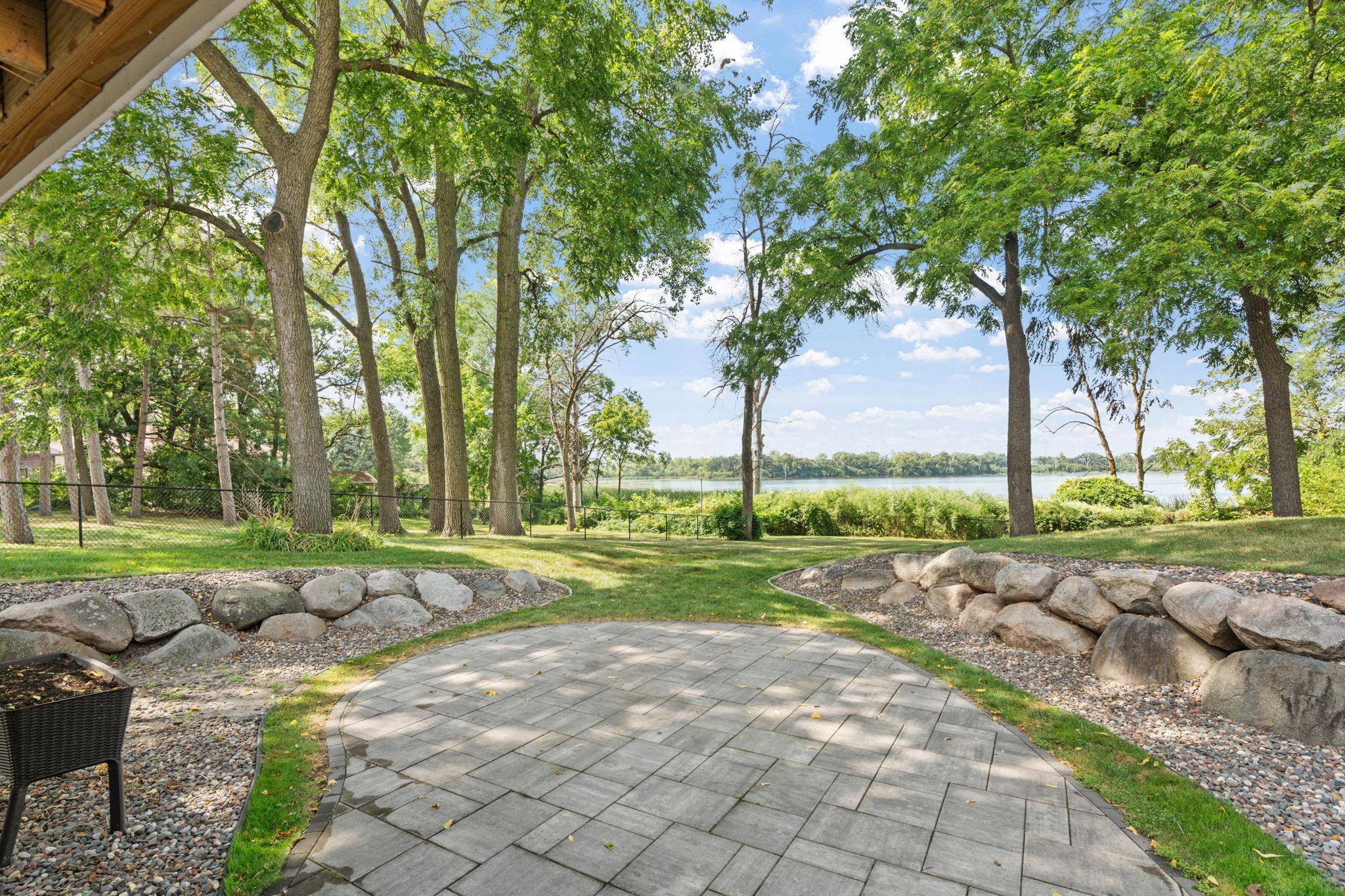 4337 Old Highway 10, Arden Hills, MN 55112