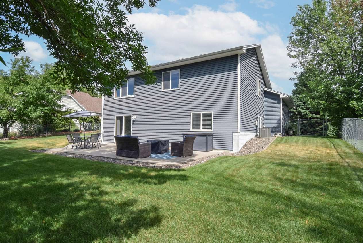 882 115th AVE NE, Blaine, MN 55434