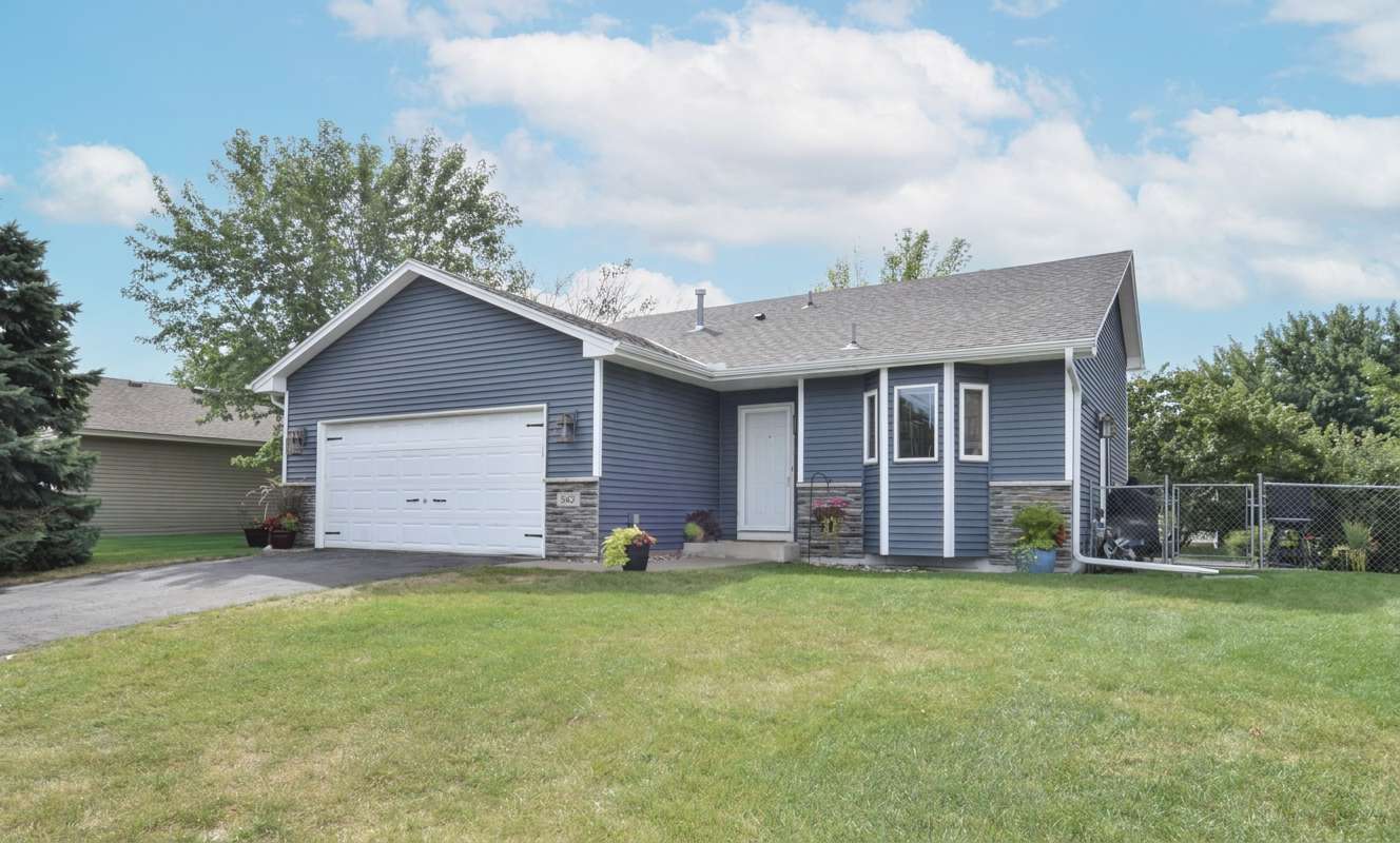 882 115th AVE NE, Blaine, MN 55434