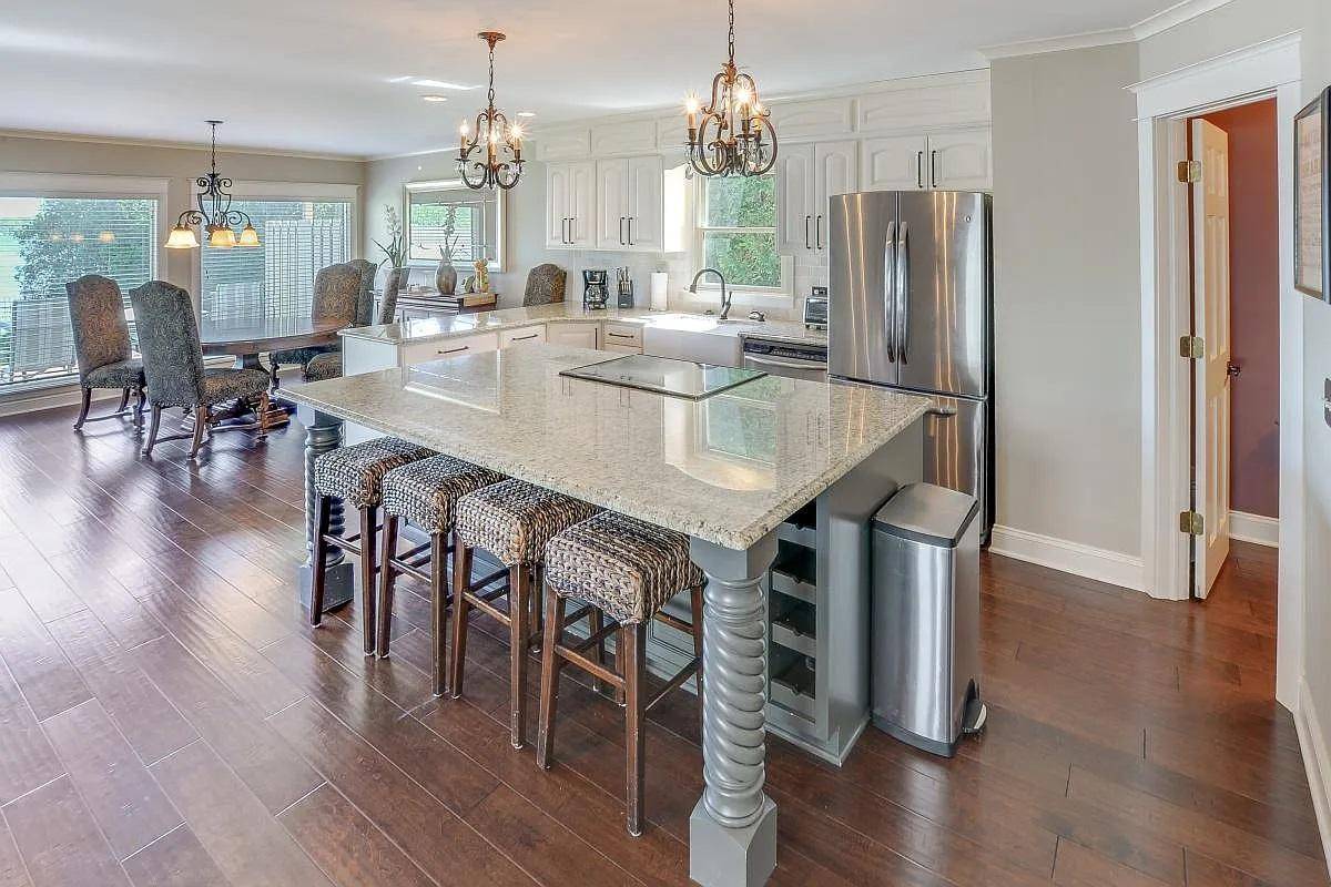 16926 Grays Bay BLVD, Minnetonka, MN 55391