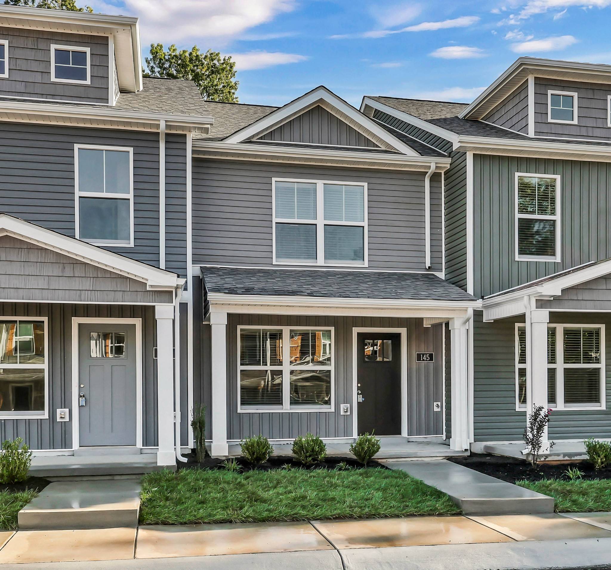 145 Quarry Point Dr, Clarksville, TN 37043
