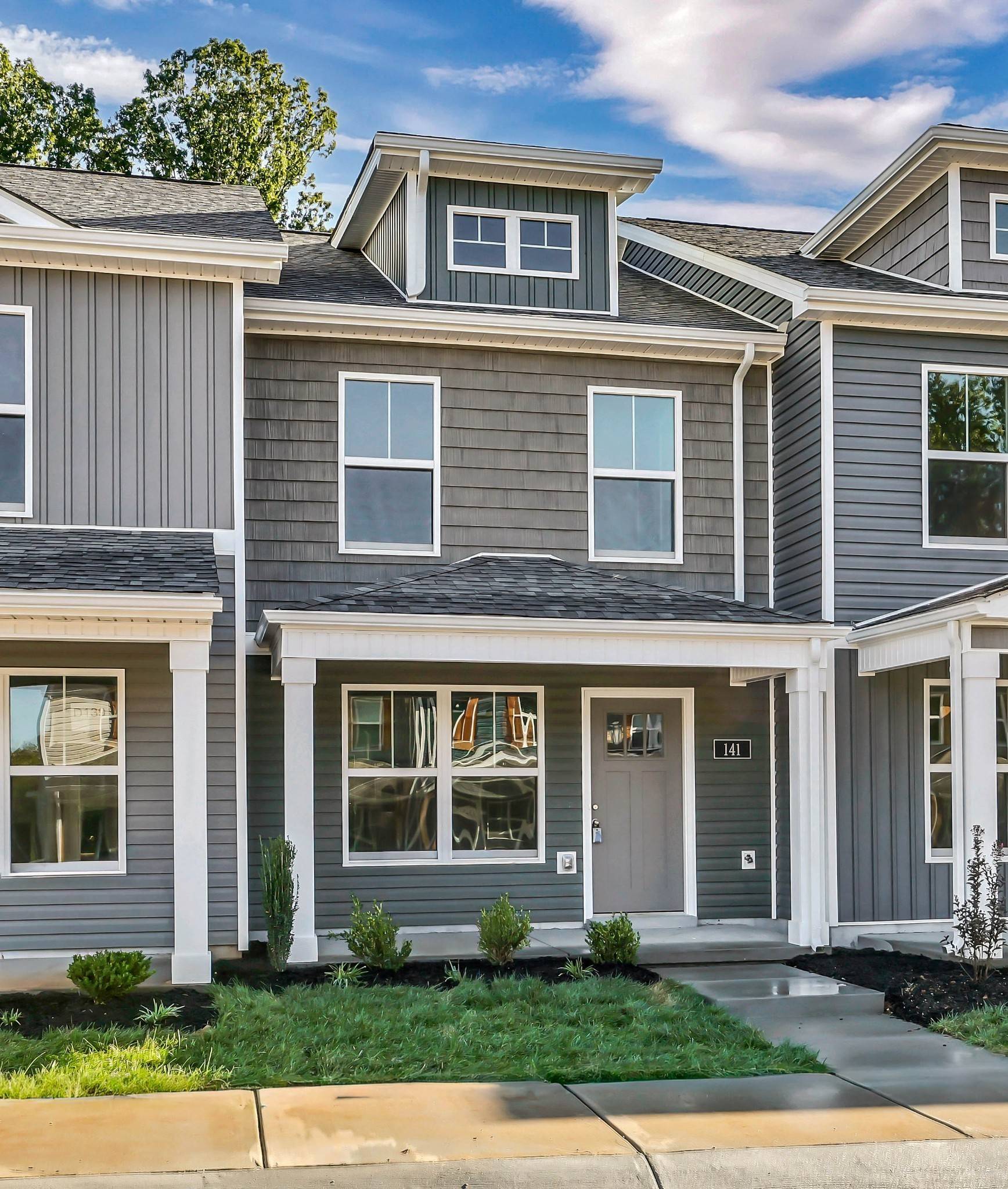141 Quarry Point Dr, Clarksville, TN 37043