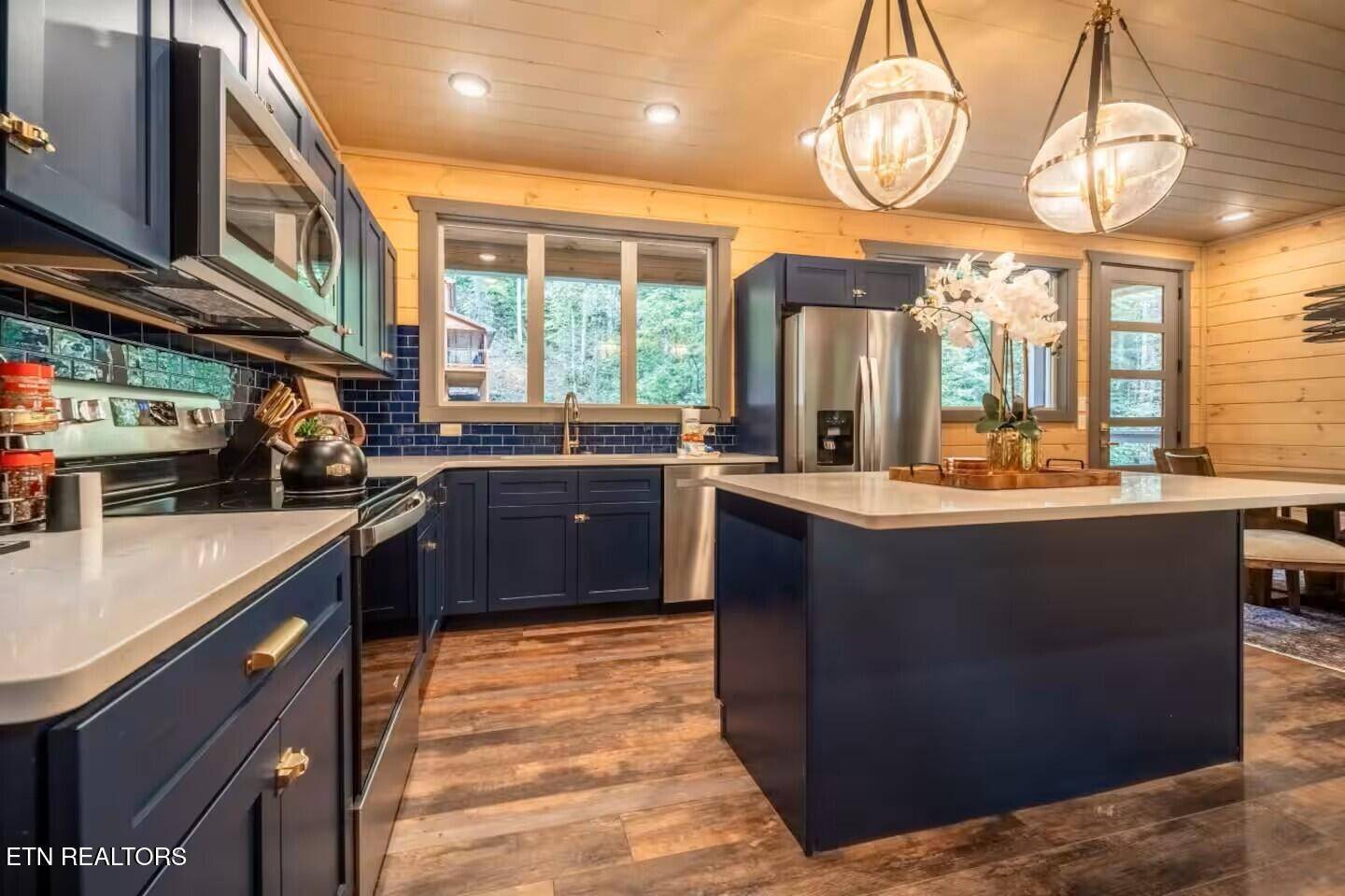 5175 Riversong Way, Sevierville, TN 37876