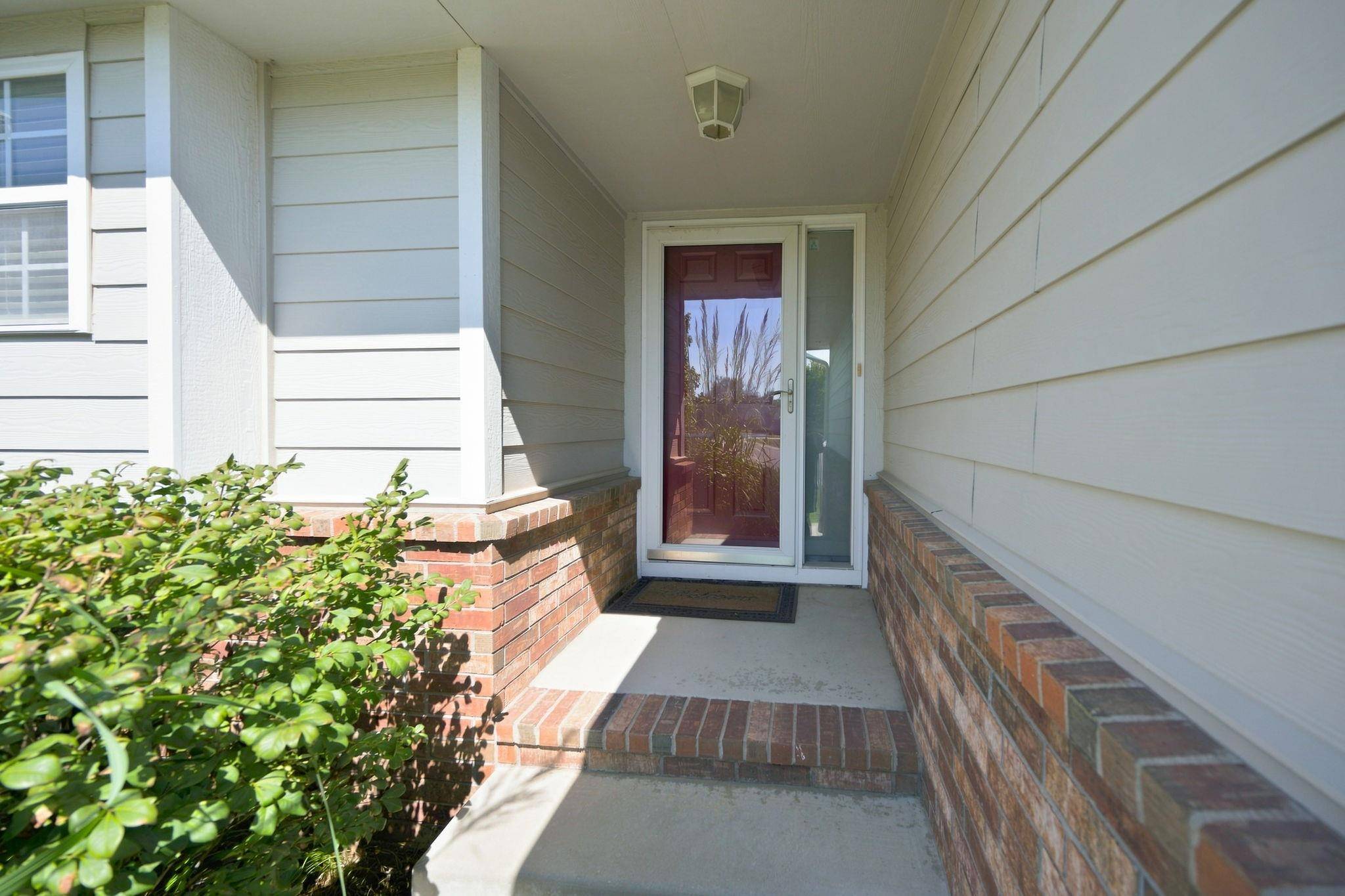 325 N Clay Circle, Wichita, KS 67206