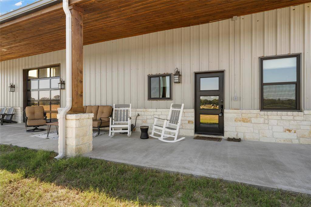 684 County Road 473, Lott, TX 76656