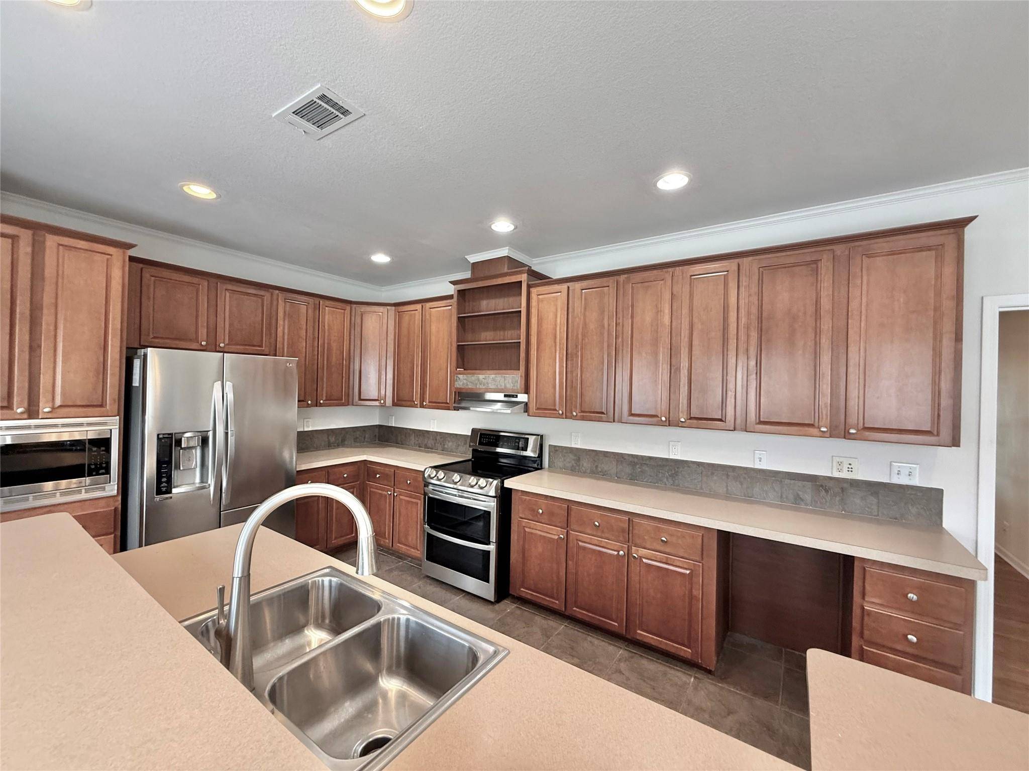 289 Heatherwood DR, Driftwood, TX 78619