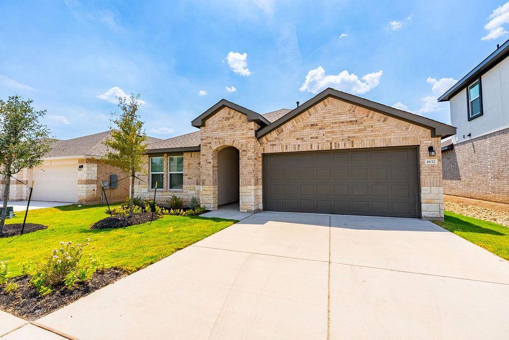 1832 Dandy Brush DR, Leander, TX 78641