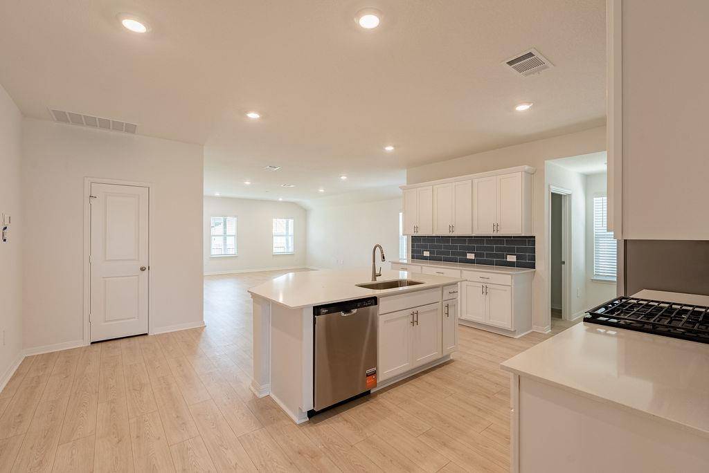 1832 Dandy Brush DR, Leander, TX 78641