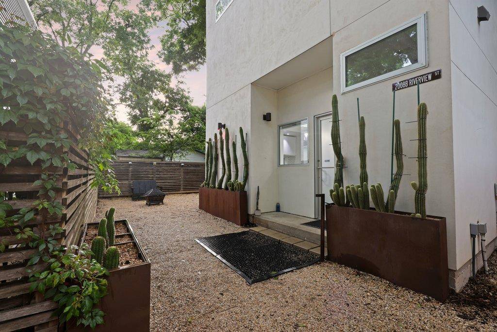 2008 Riverview ST #B, Austin, TX 78702