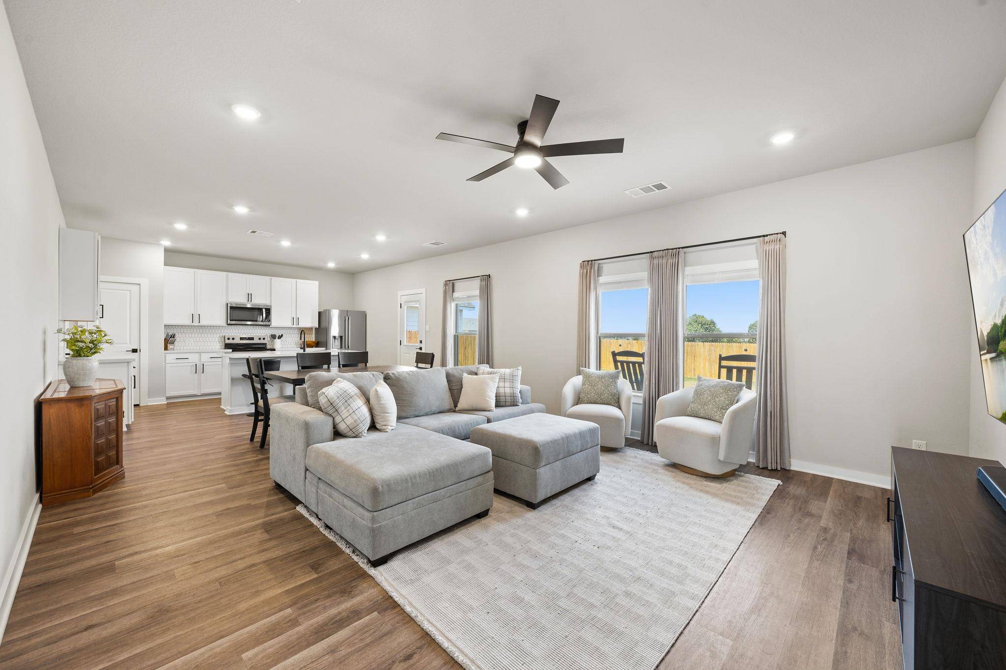 400 Sleep HOLW, Jarrell, TX 76537