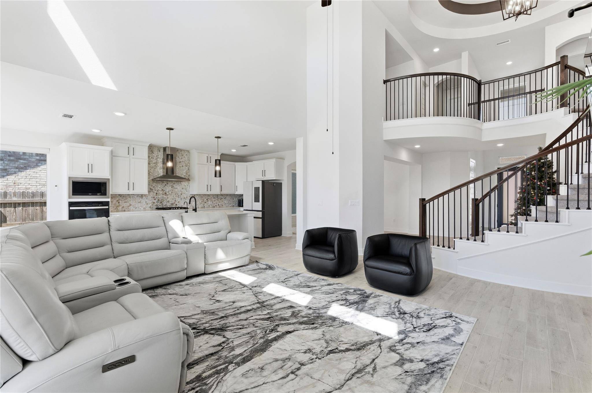 396 Hollister DR, Liberty Hill, TX 78642