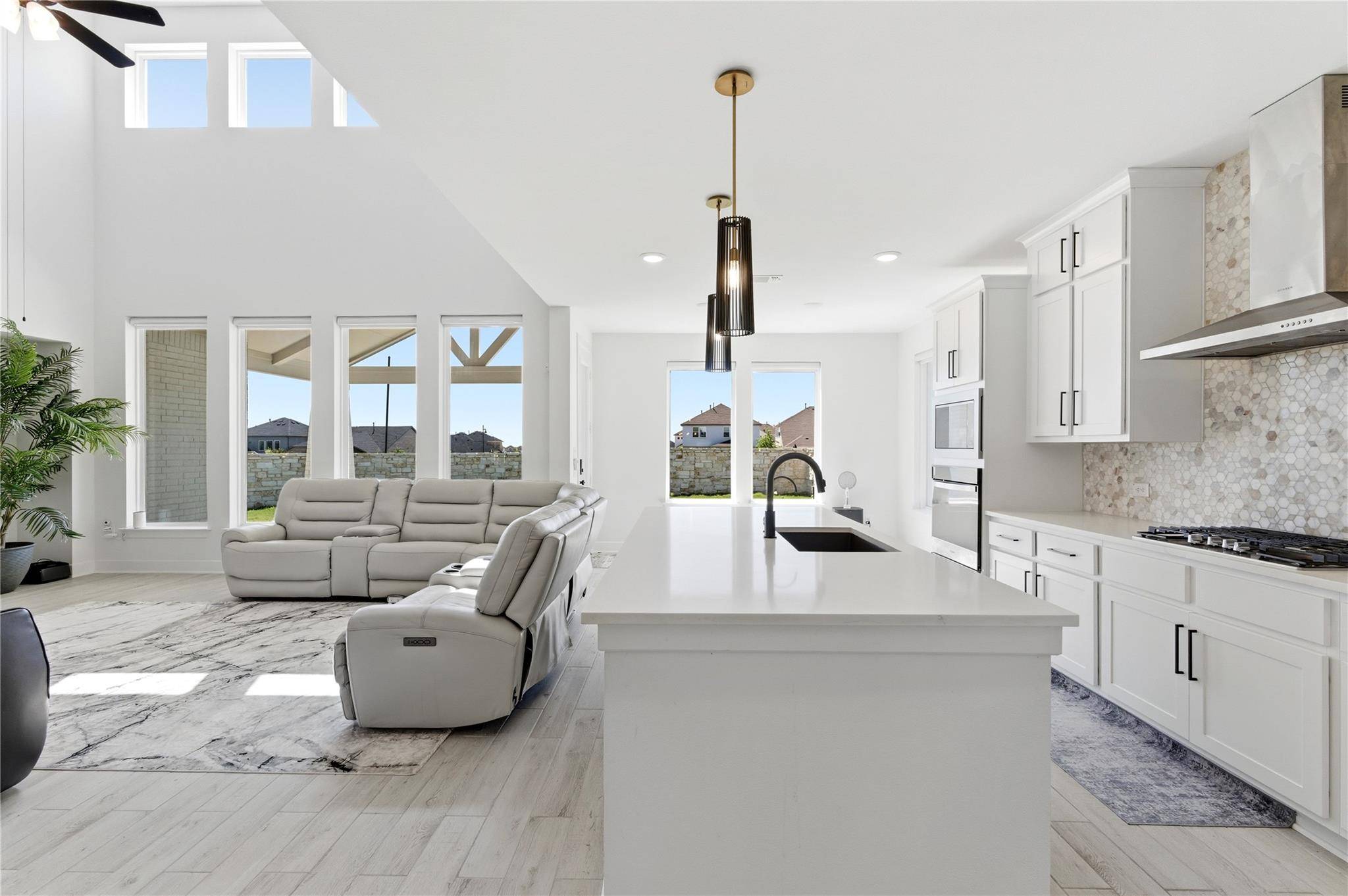 396 Hollister DR, Liberty Hill, TX 78642