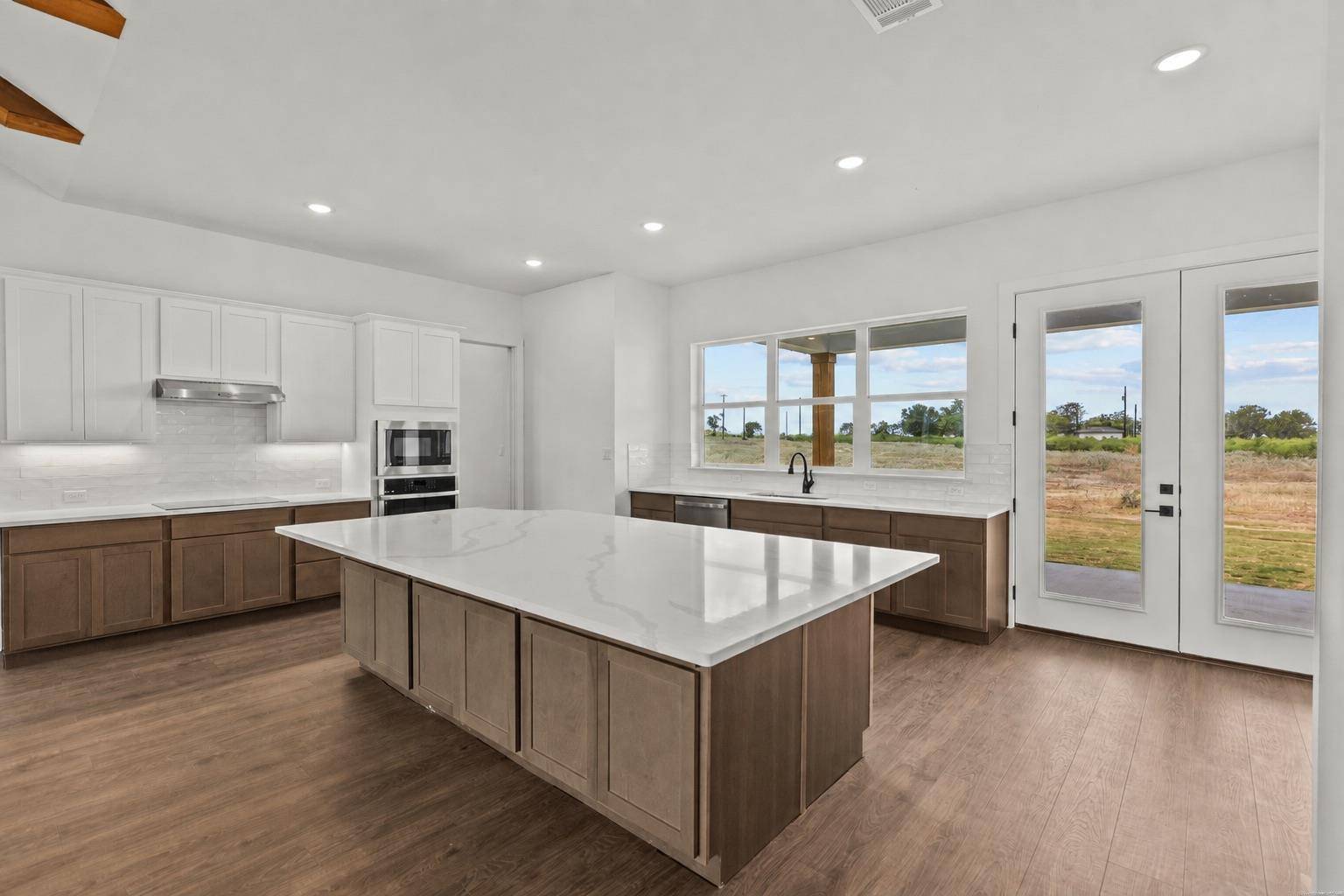 1550 Barth Rd, Dale, TX 78616