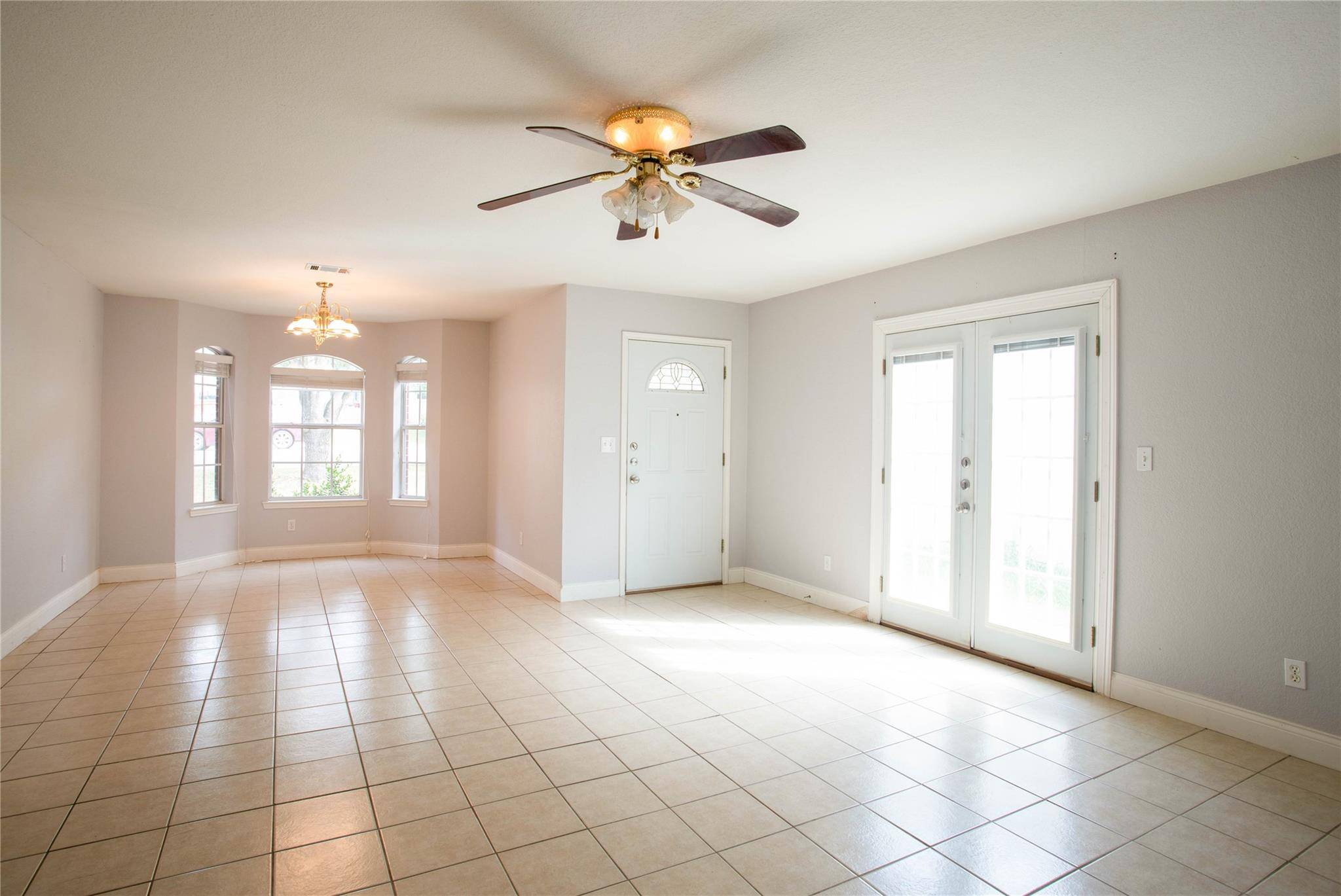 1149 Mira Loma LN, San Marcos, TX 78666