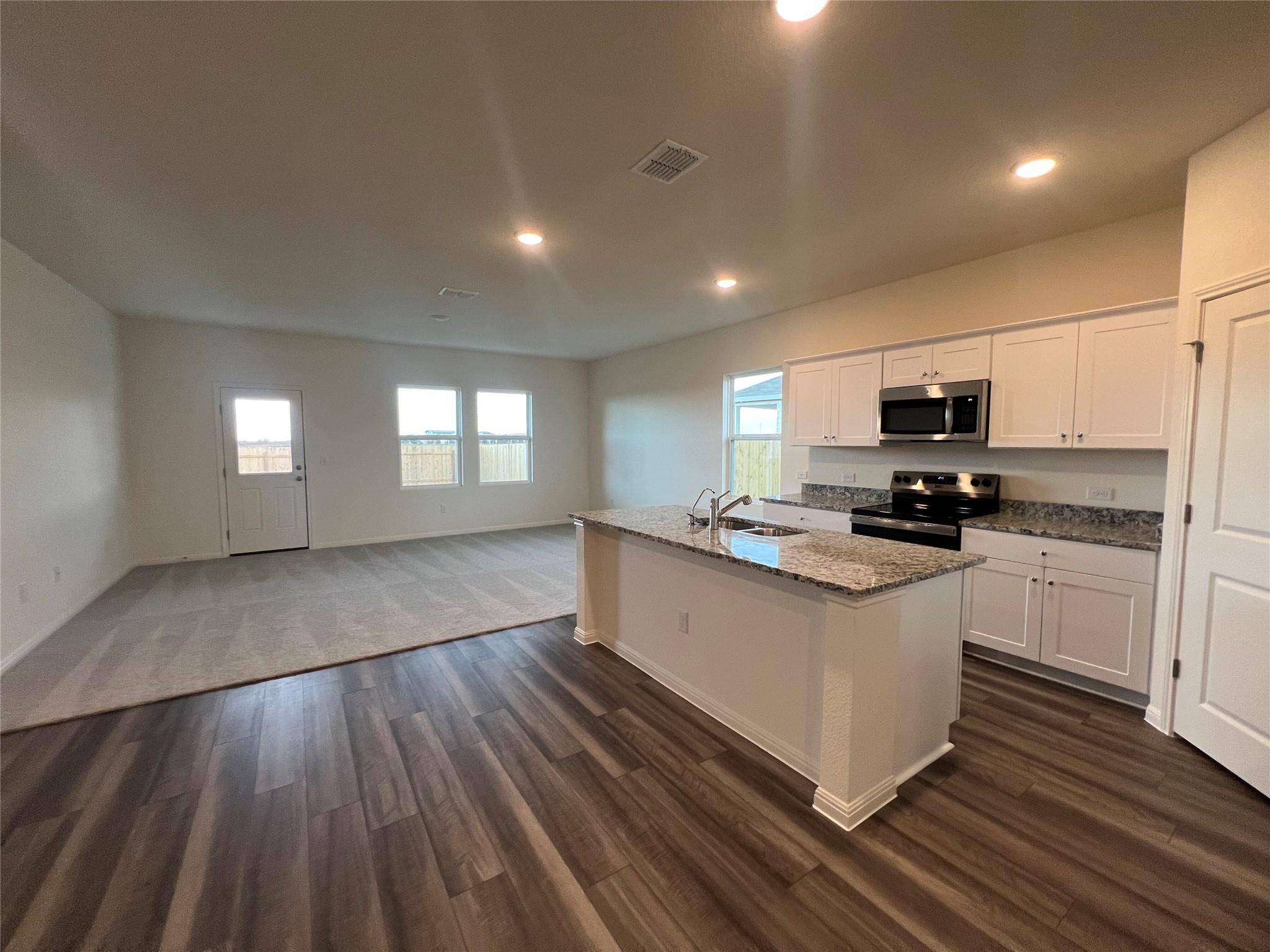 124 Rother PL, Taylor, TX 76574