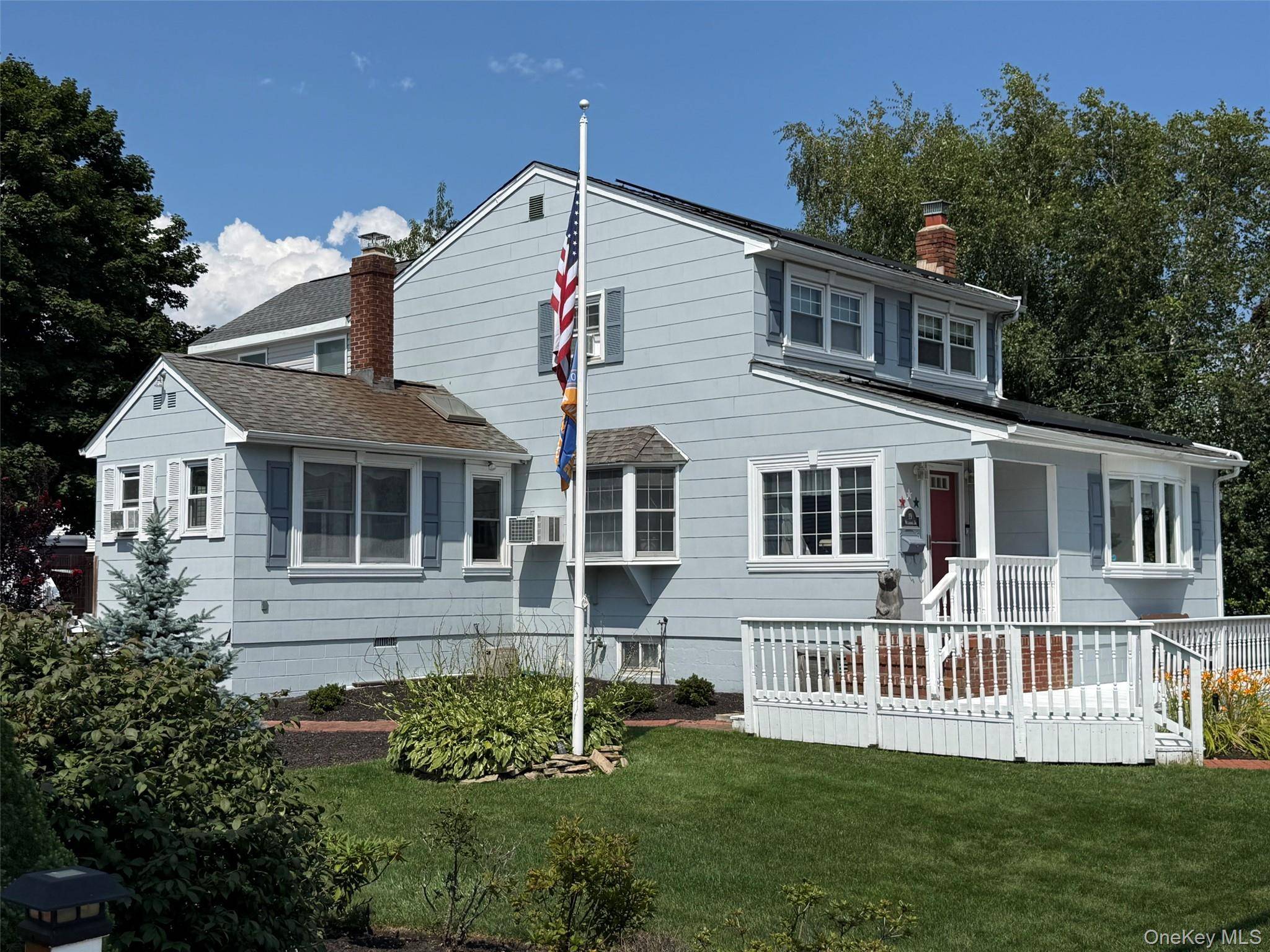 19 Westbridge DR, Babylon, NY 11702
