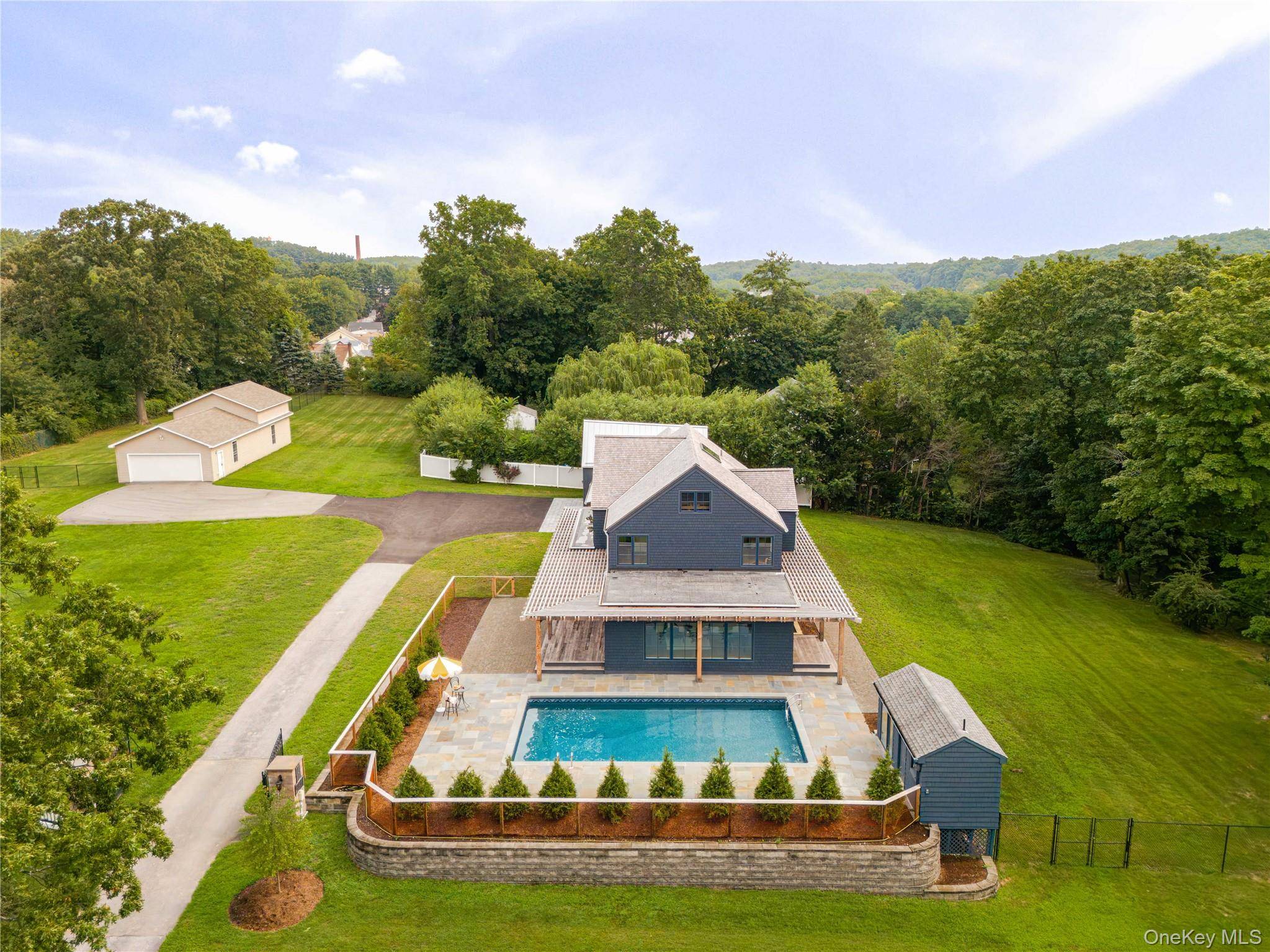 20 Dallis PL, Beacon, NY 12508