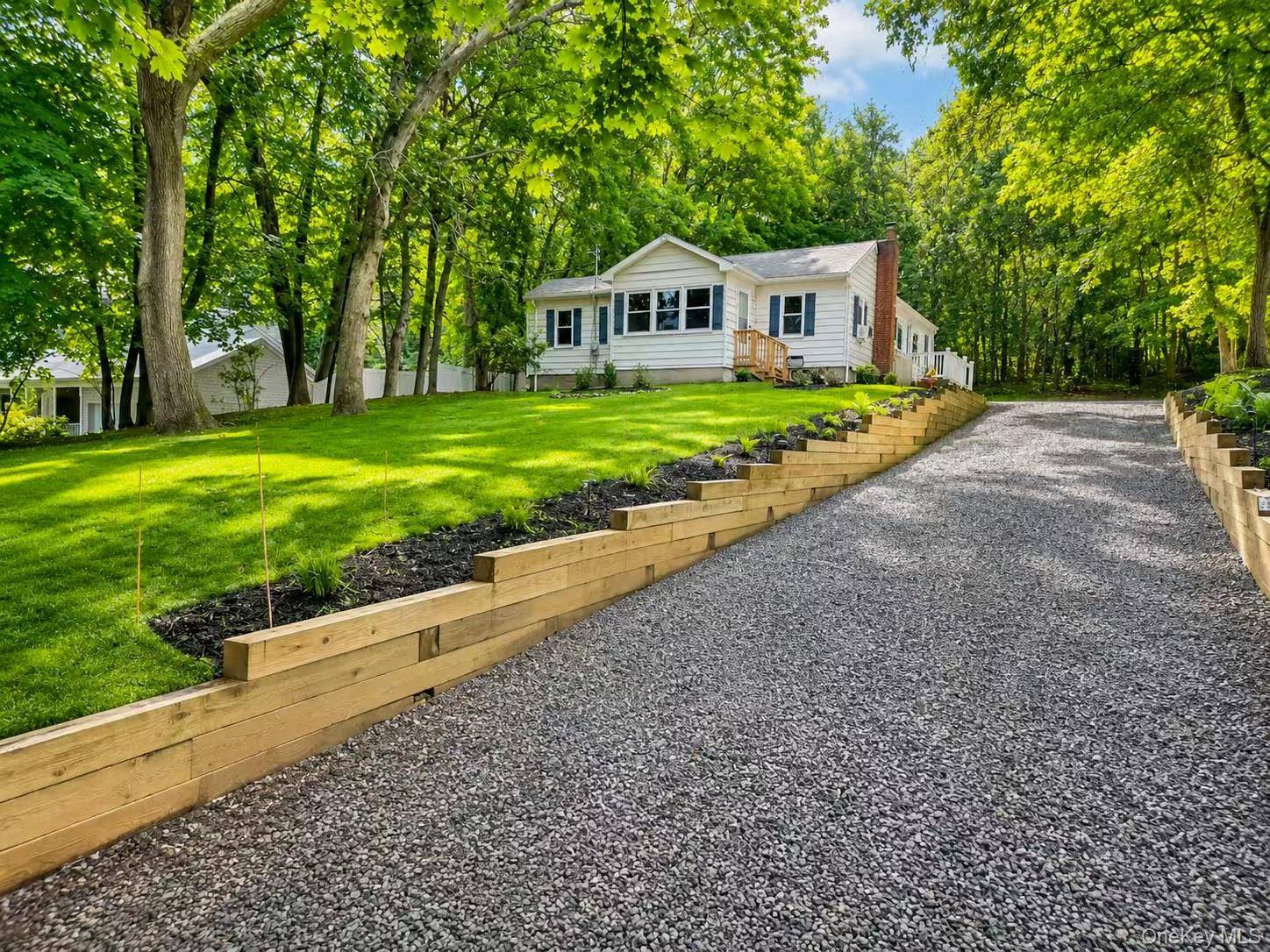 40 Christian AVE, Setauket, NY 11733