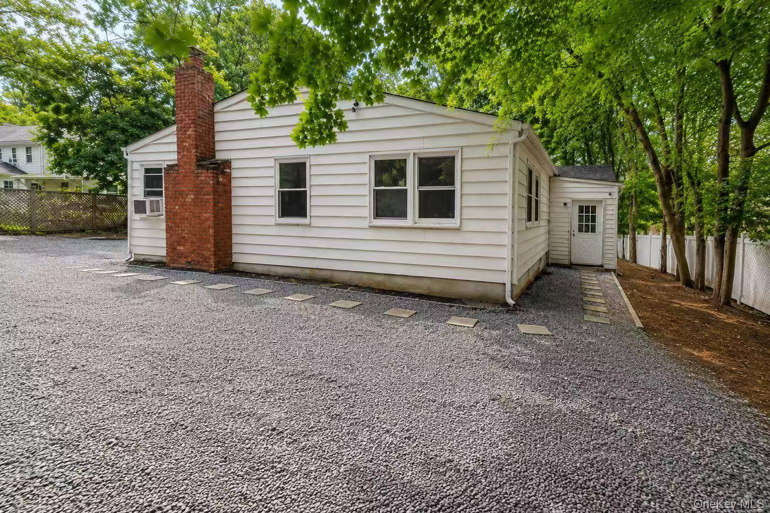 40 Christian AVE, Setauket, NY 11733