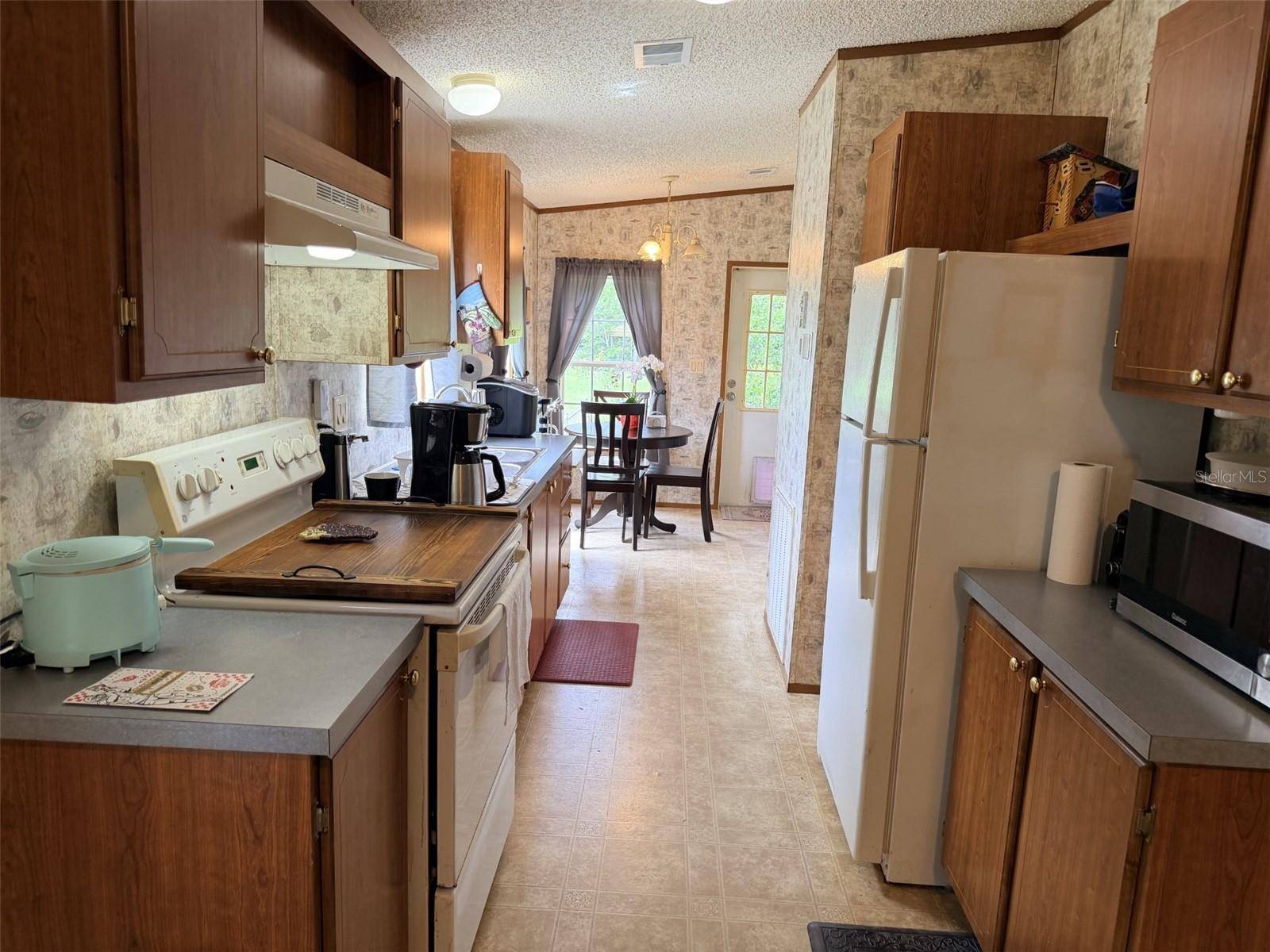 230 E RODGERS BLVD, Chiefland, FL 32626