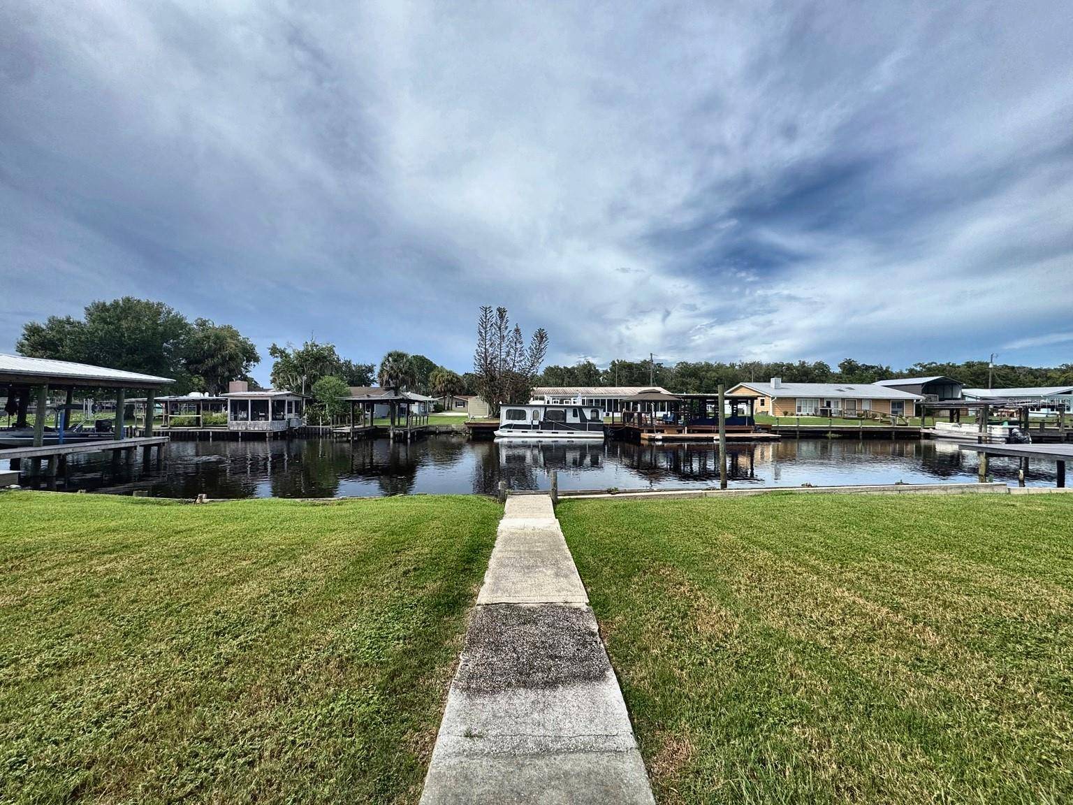 1636 JUNO TRL, Astor, FL 32102