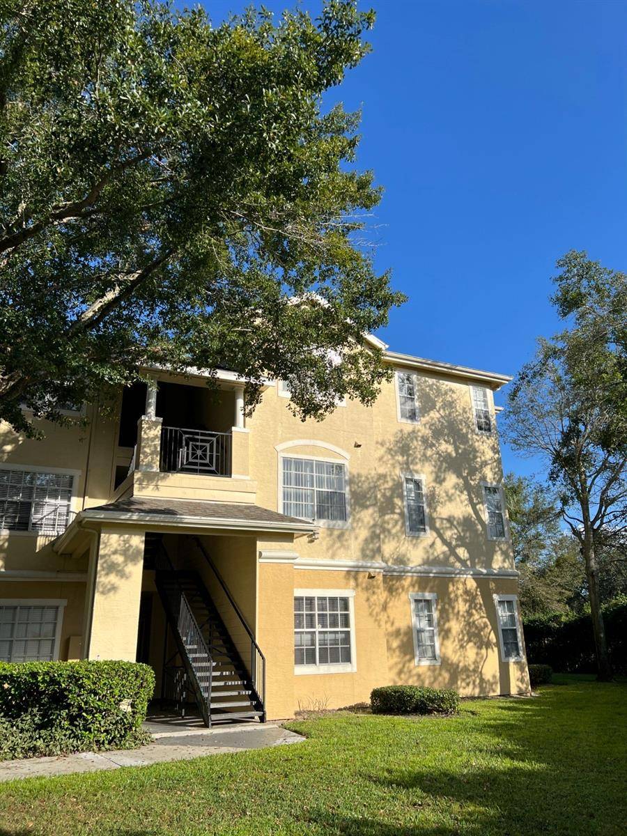 2674 ROBERT TRENT JONES DR #334, Orlando, FL 32835