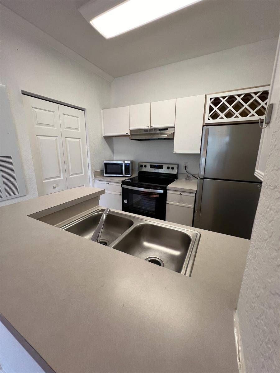 2674 ROBERT TRENT JONES DR #334, Orlando, FL 32835