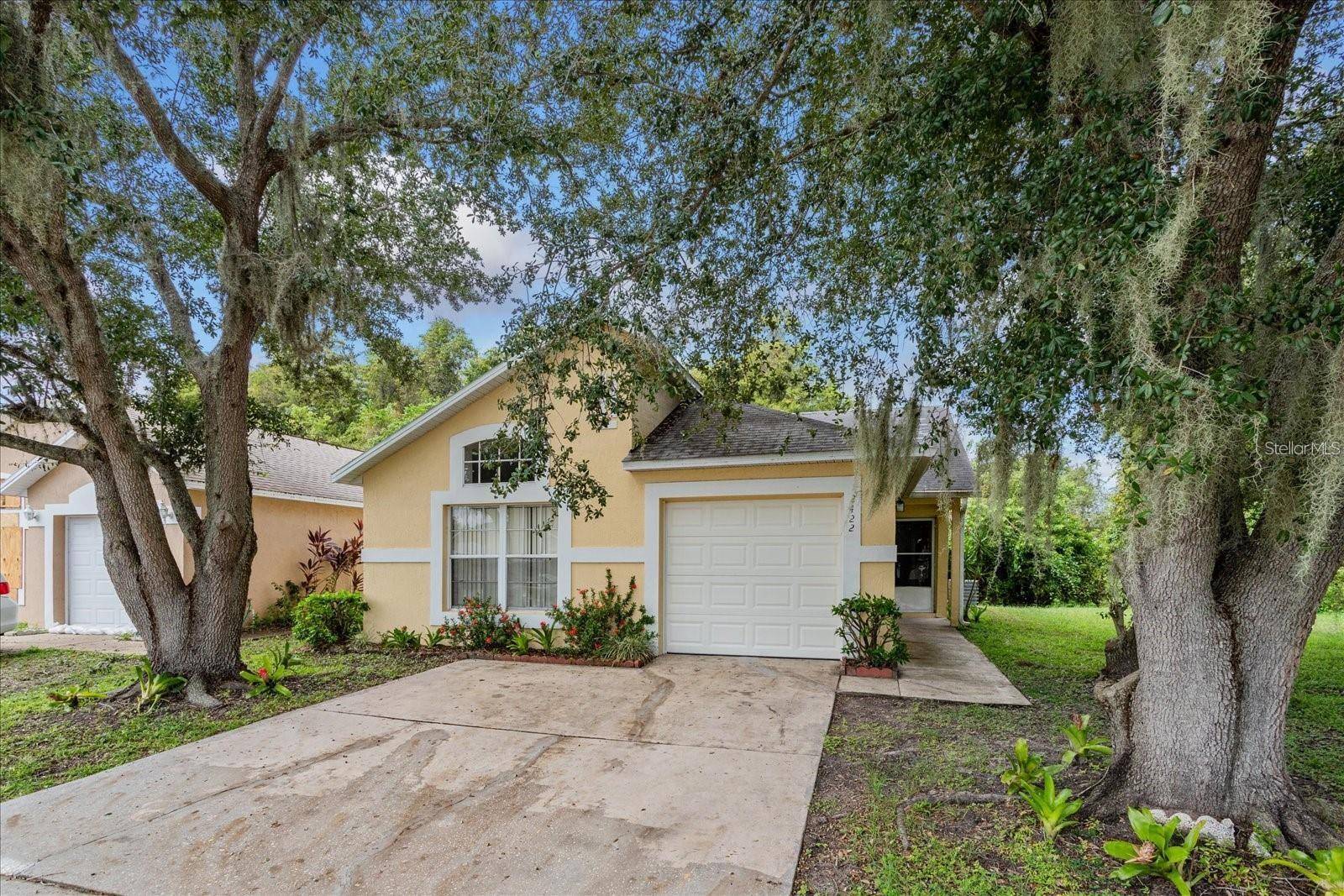 2422 PARSONS POND CIR, Kissimmee, FL 34743