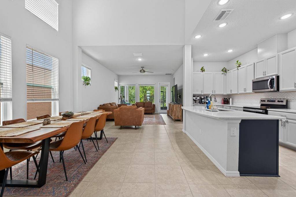 28583 COZY CREEK DR, Wesley Chapel, FL 33543